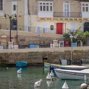 The Rose Hostel San Ġiljan